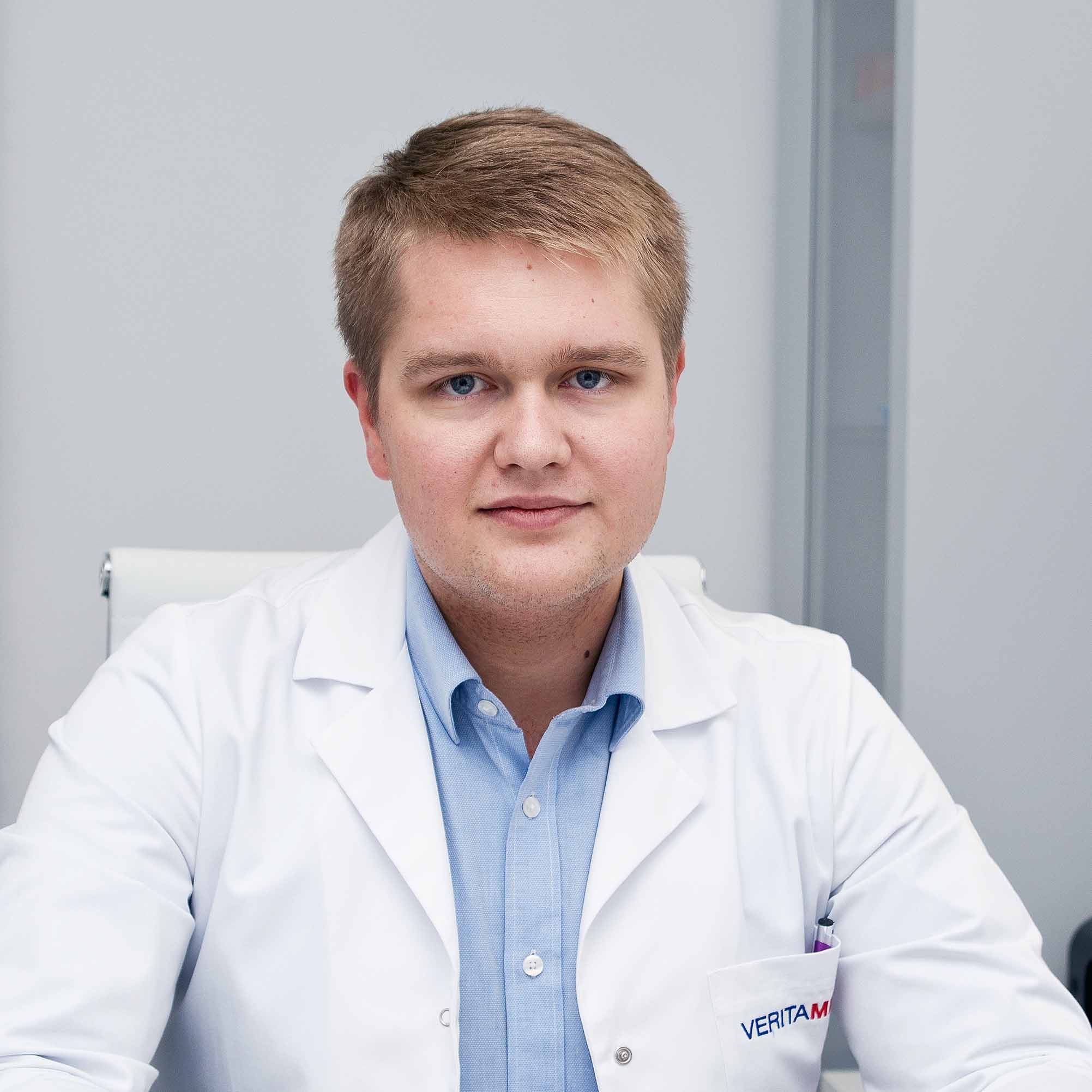 Ginekolog • lek. Filip Dąbrowski.jpg